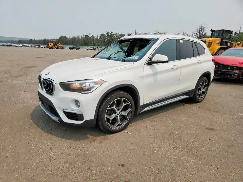 WBXHT3C34J3H30484 2018 BMW X1-0