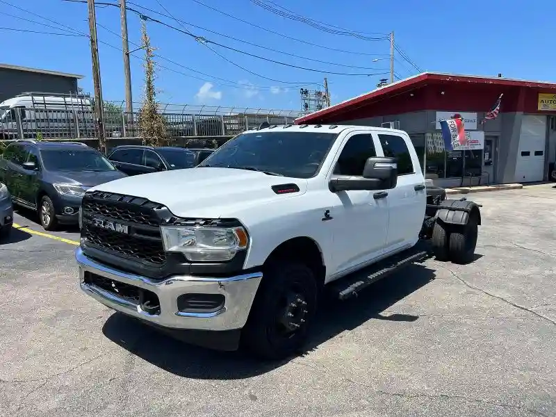 3C7WRTCLXPG513448 2023 RAM 3500-0