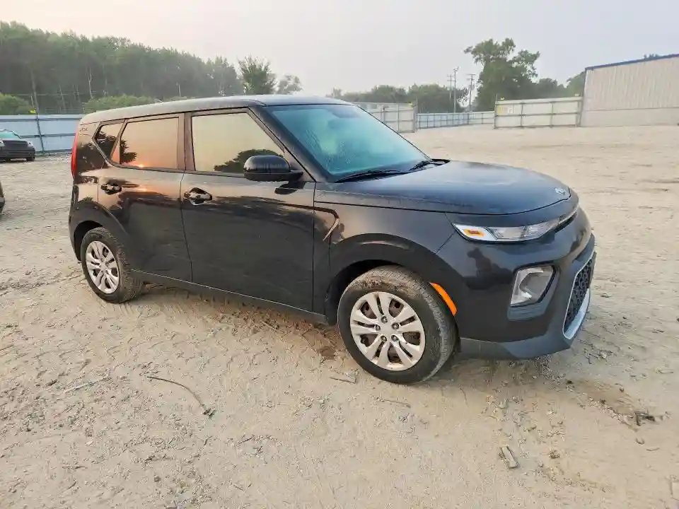 KNDJ23AU3L7061937 2020 KIA SOUL-3
