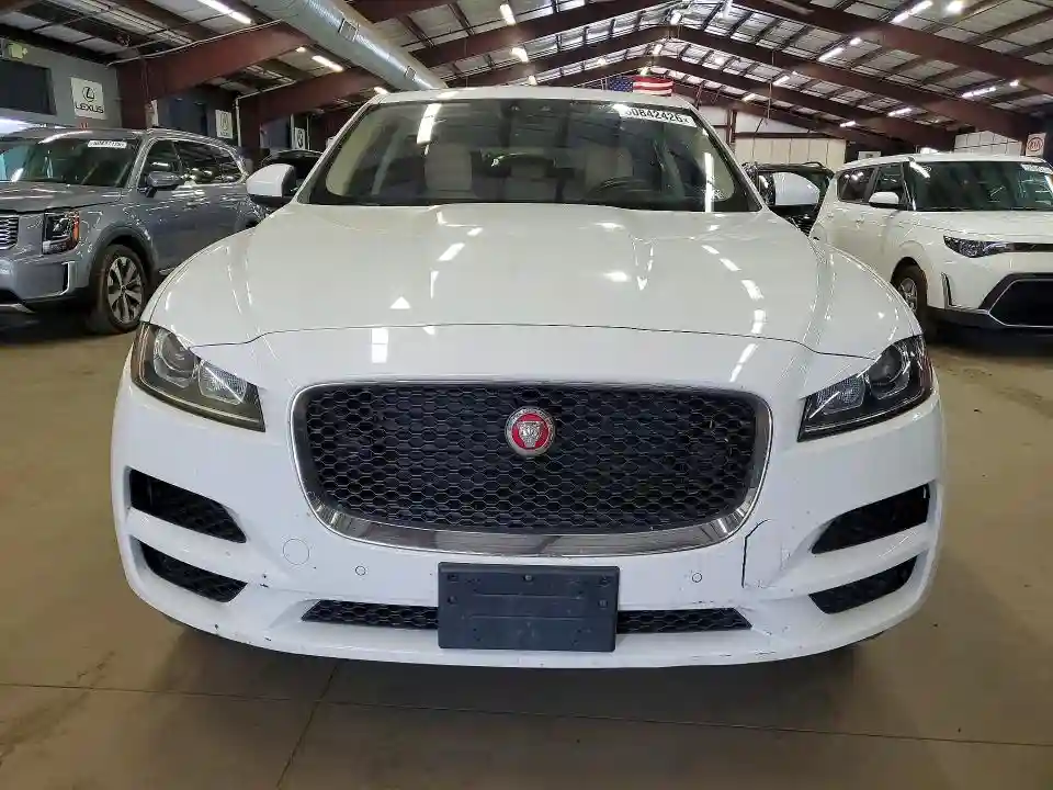 SADCS2FXXKA356710 2019 JAGUAR F-PACE-4