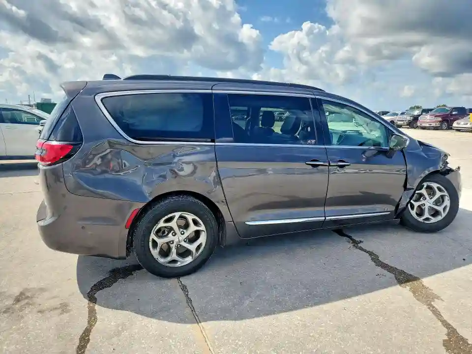 2C4RC1GG0NR175773 2022 CHRYSLER PACIFICA-2