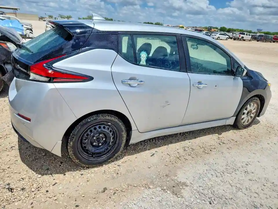 1N4AZ1BV1MC552531 2021 NISSAN LEAF-2