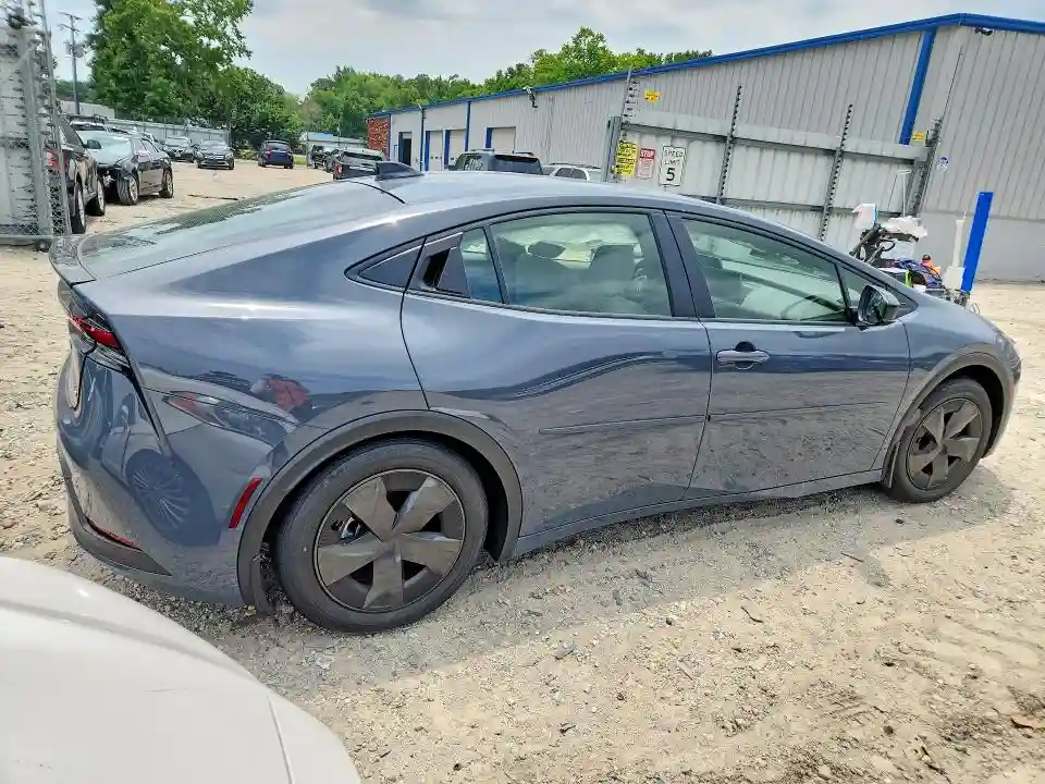 JTDACAAU3T3080979 2026 TOYOTA PRIUS-2