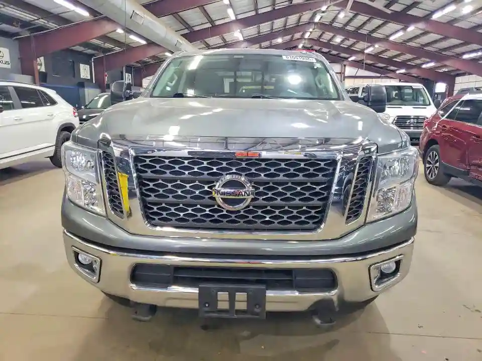 1N6AA1F38JN528752 2018 NISSAN TITAN-4