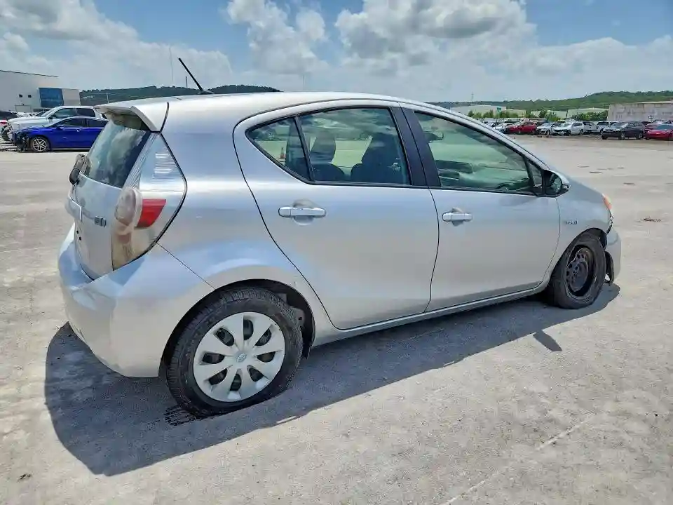 JTDKDTB37D1052473 2013 TOYOTA PRIUS-2