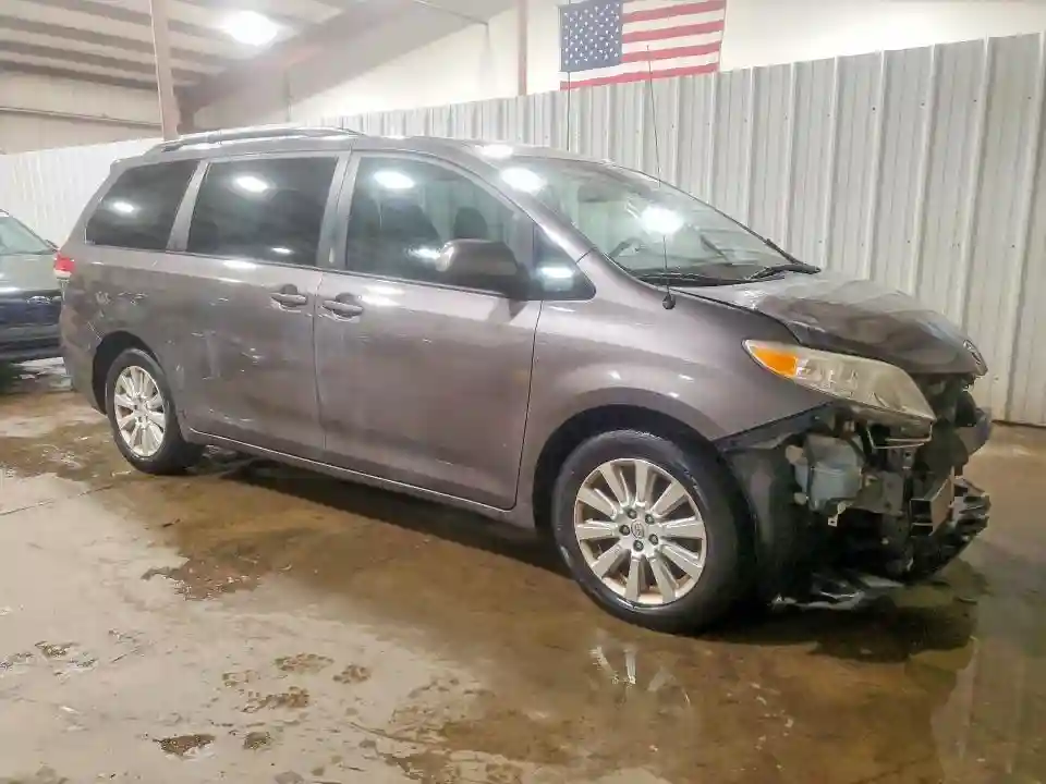 5TDJK3DC8DS069719 2013 TOYOTA SIENNA-3