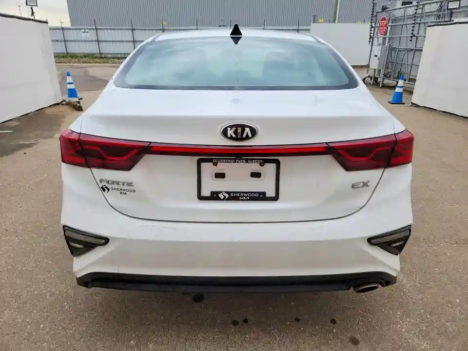3KPF54AD2ME281039 2021 KIA FORTE-5