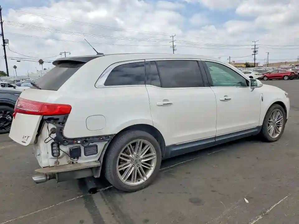 2LMHJ5AT5EBL57217 2014 LINCOLN MKT-2