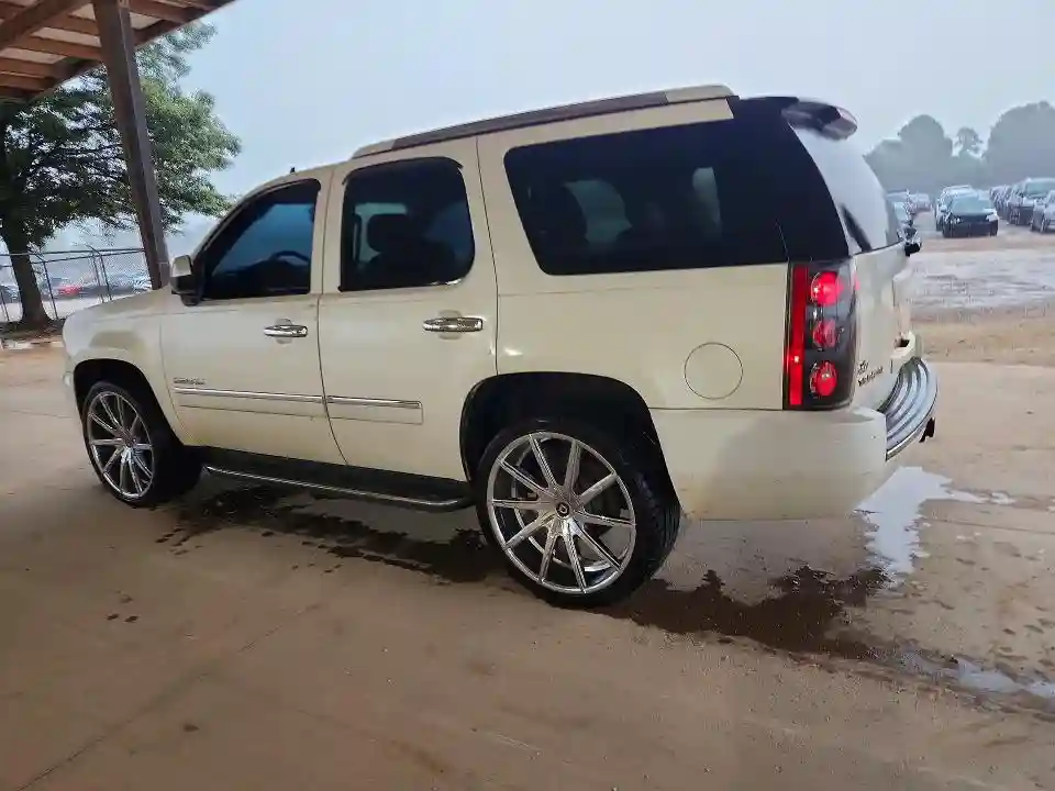1GKS1EEF0BR205417 2011 GMC YUKON-1