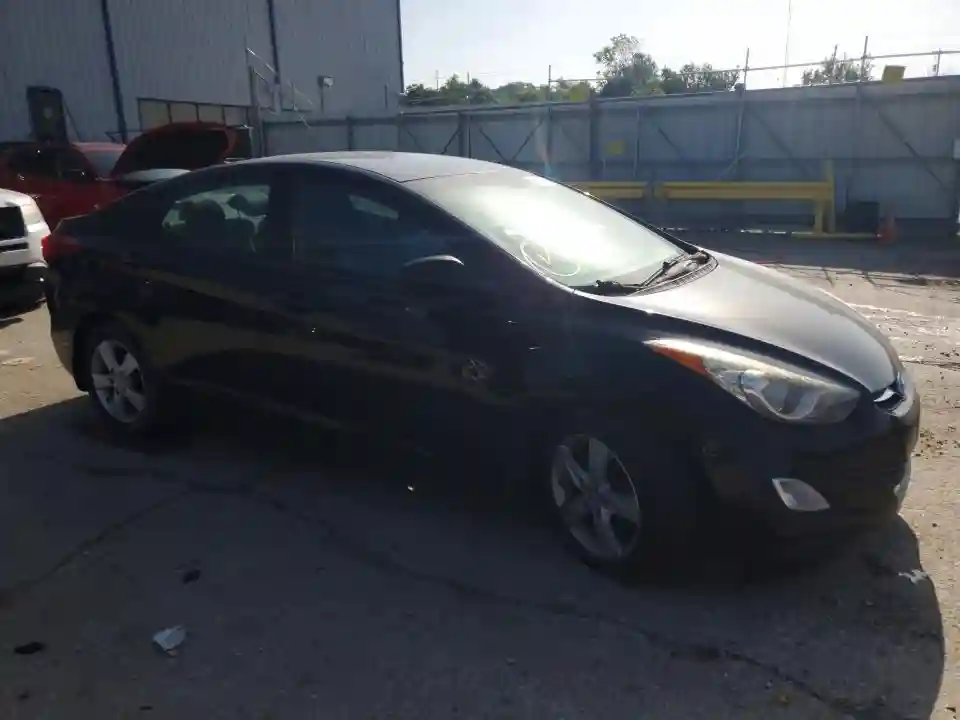 5NPDH4AE7DH408385 2013 HYUNDAI ELANTRA-3