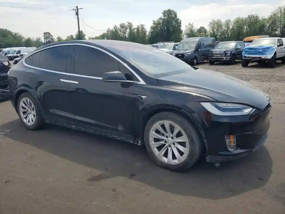 5YJXCBE2XHF049392 2017 TESLA MODEL X-3