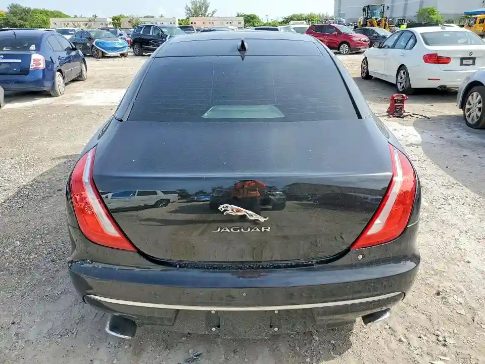 SAJWJ2GD5H8W08980 2017 JAGUAR XJ-5