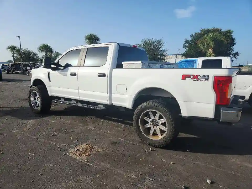 1FT7W2B65HED15532 2017 FORD F250-1