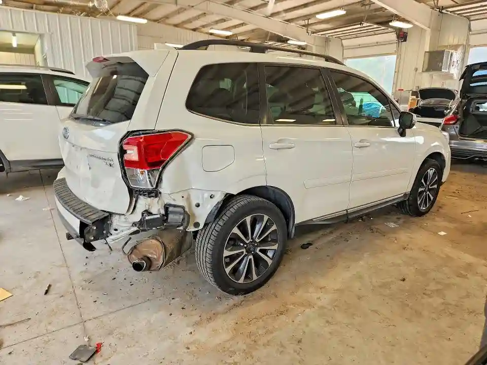 JF2SJGWC0JH458593 2018 SUBARU FORESTER-2