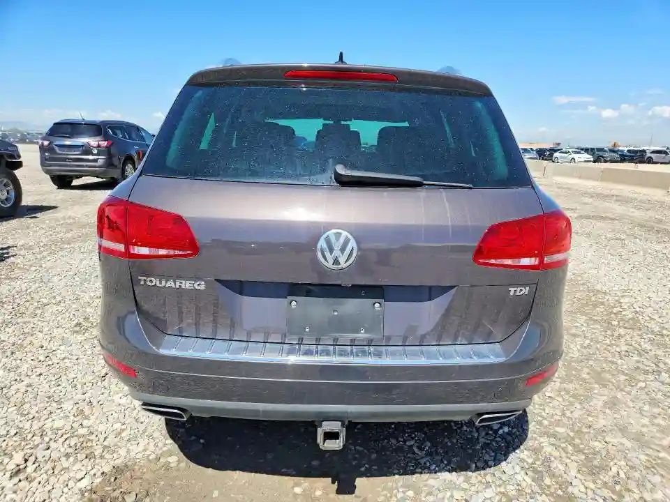 WVGFK9BP0BD003295 2011 VOLKSWAGEN TOUAREG-5