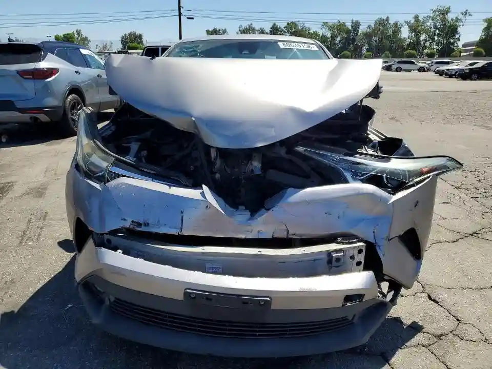 NMTKHMBX8JR021596 2018 TOYOTA C-HR-4