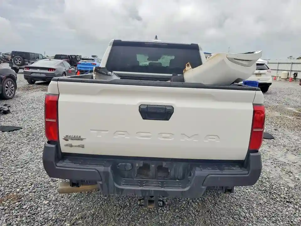 3TYLD5KN8ST014207 2025 TOYOTA TACOMA SR-5