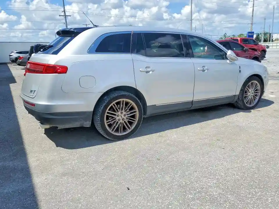 2LMHJ5AT3DBL52385 2013 LINCOLN MKT-2