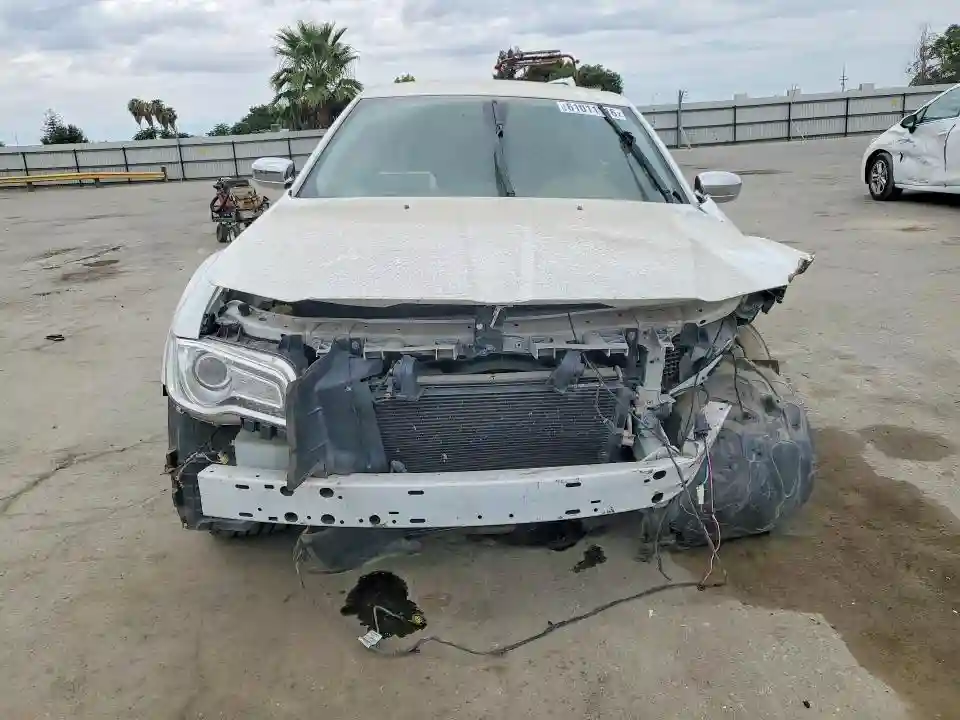 2C3CCAKG9JH250486 2018 CHRYSLER 300-4