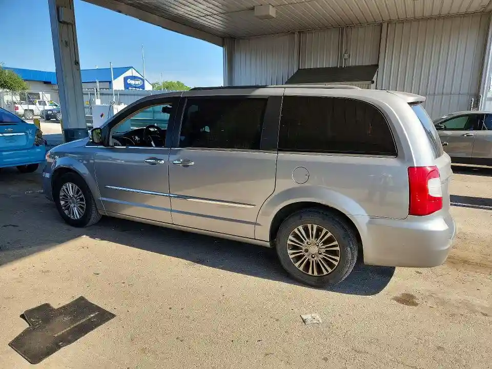 2C4RC1CG9FR742067 2015 CHRYSLER TOWN & C-1