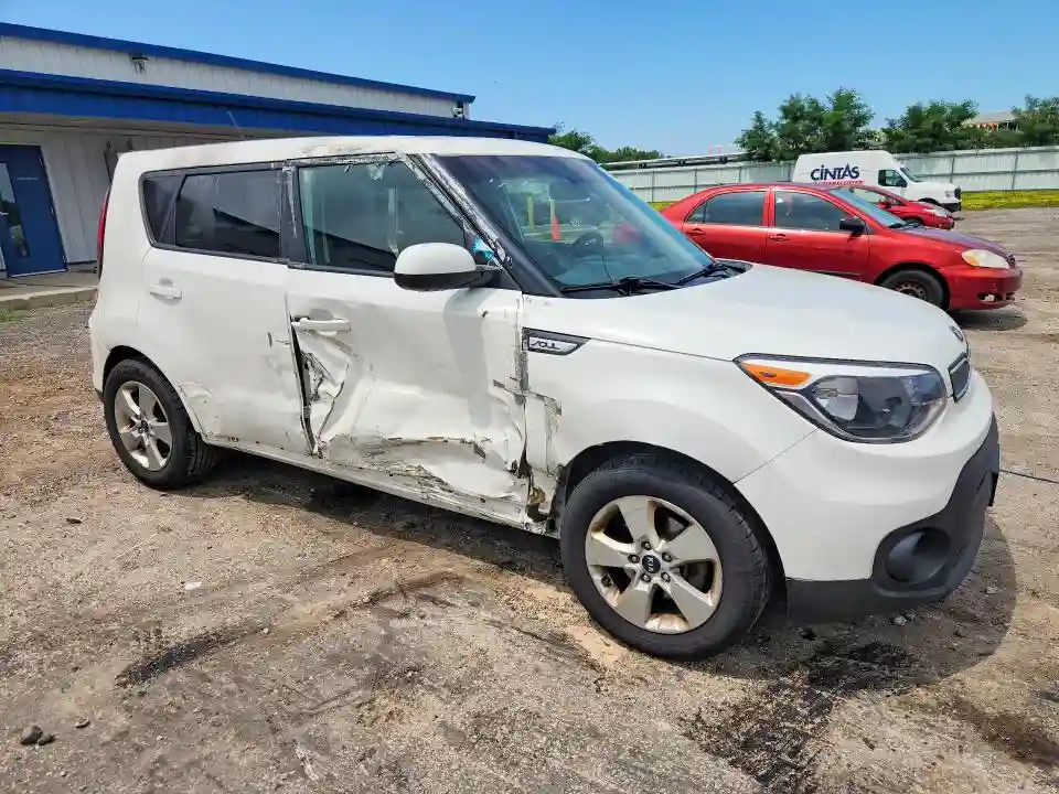 KNDJN2A20K7026030 2019 KIA SOUL BASE-3