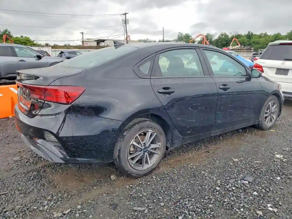 3KPF24AD2NE438966 2022 KIA FORTE-2
