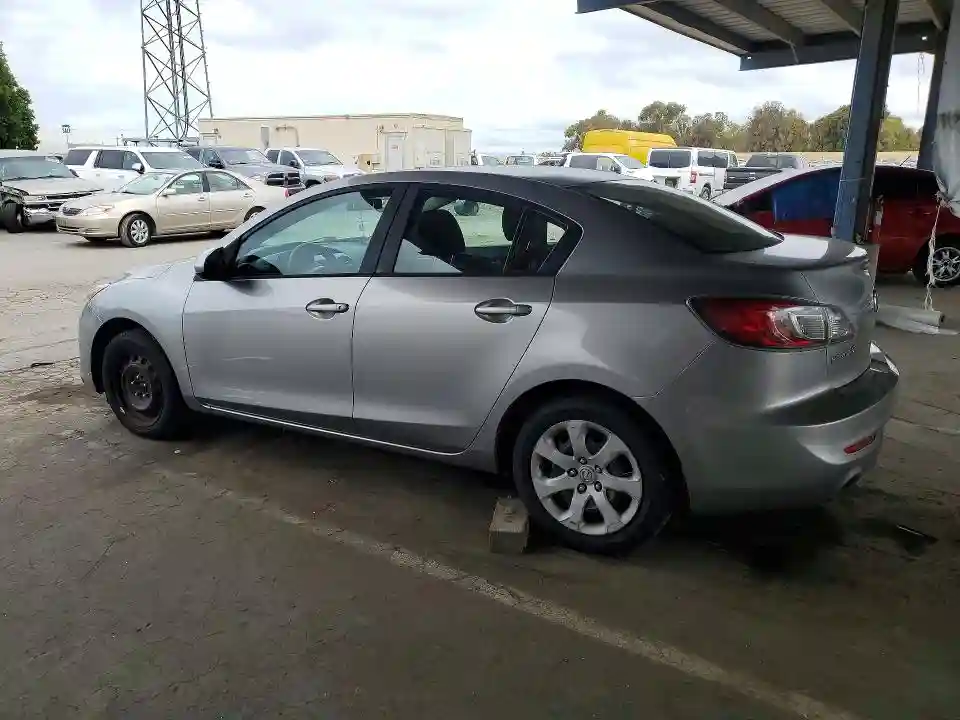 JM1BL1TG9D1728642 2013 MAZDA 3-1