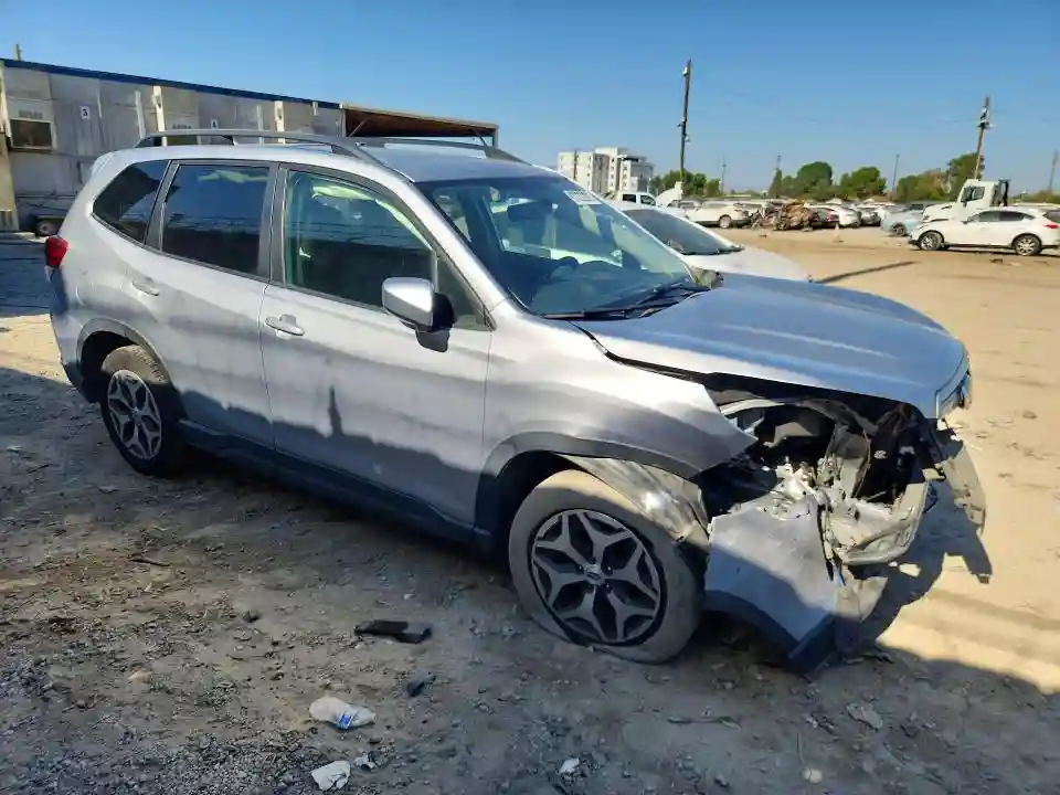 JF2SKAJC3LH412051 2020 SUBARU FORESTER-3