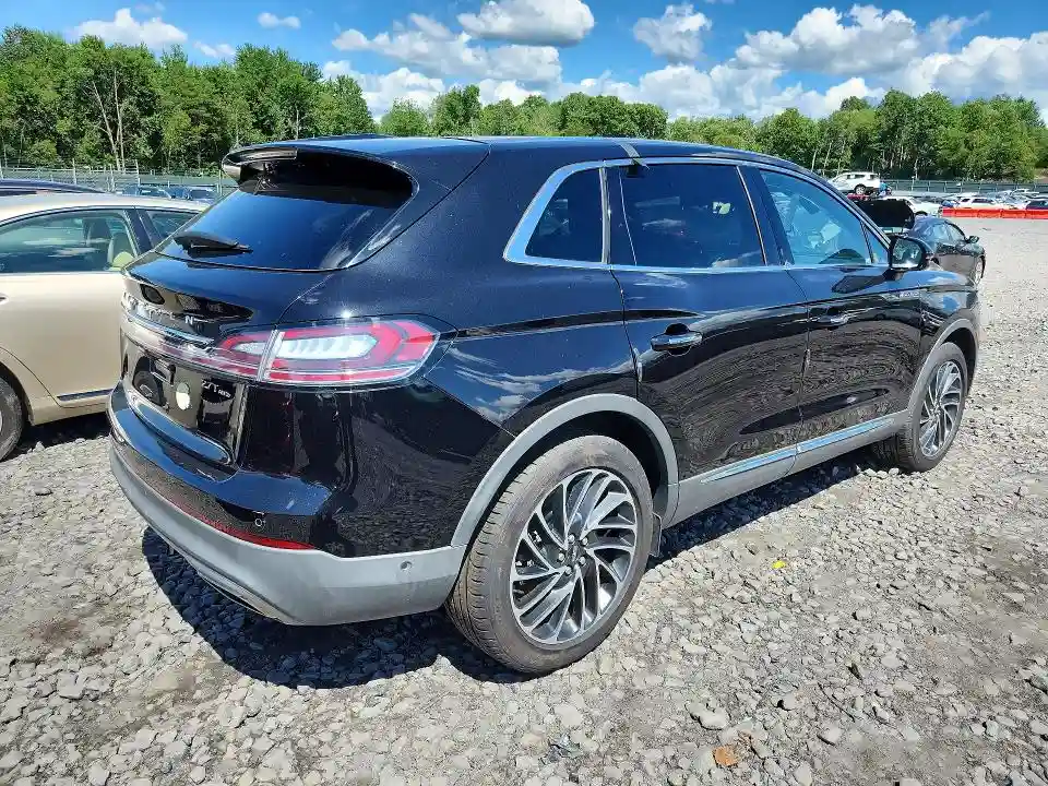 2LMPJ8LP2KBL34924 2019 LINCOLN NAUTILUS-2