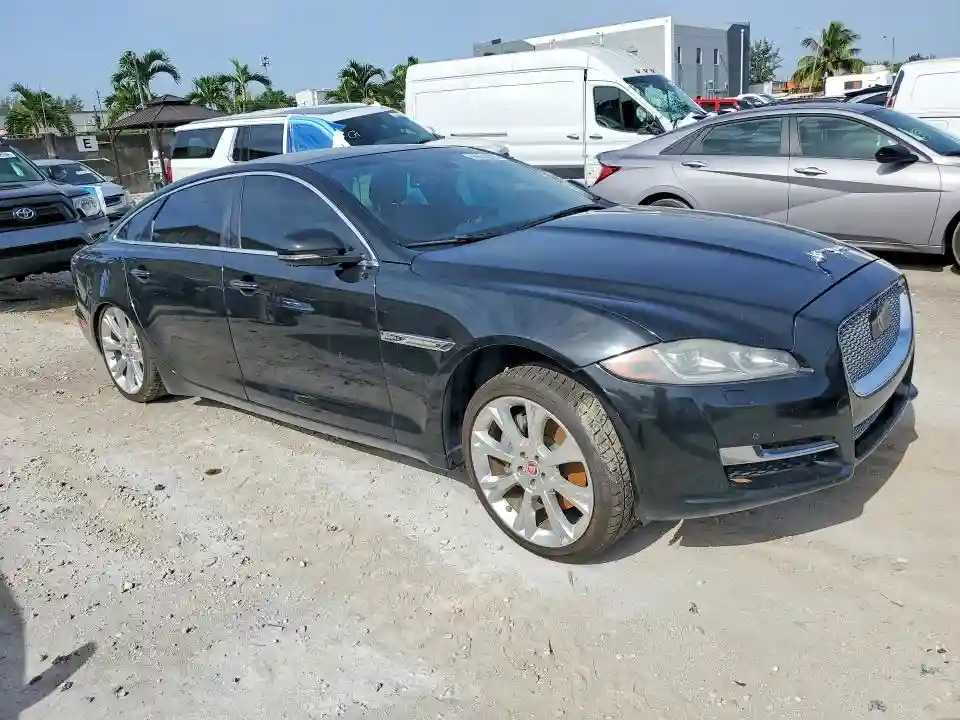 SAJWJ2GD5H8W08980 2017 JAGUAR XJ-3