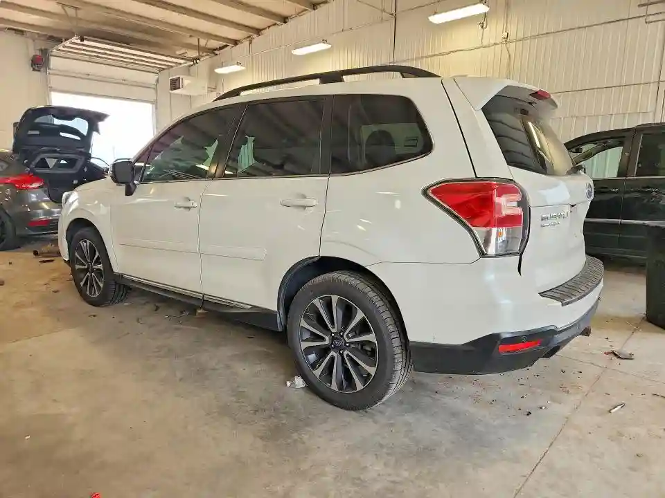 JF2SJGWC0JH458593 2018 SUBARU FORESTER-1