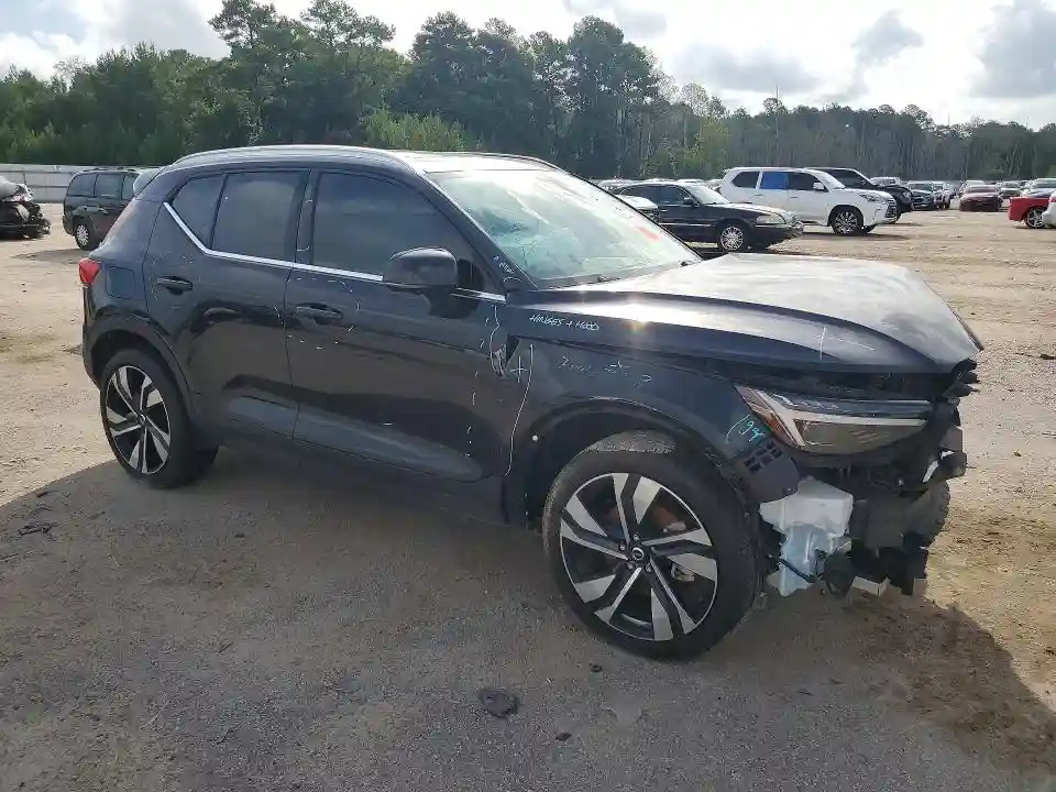YV4L12UE2S2486066 2025 VOLVO XC40-3