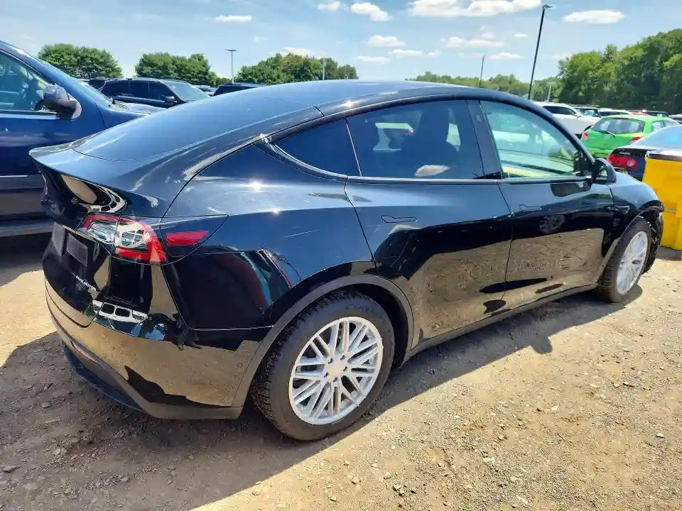 5YJYGAEE4MF229670 2021 TESLA MODEL Y-2