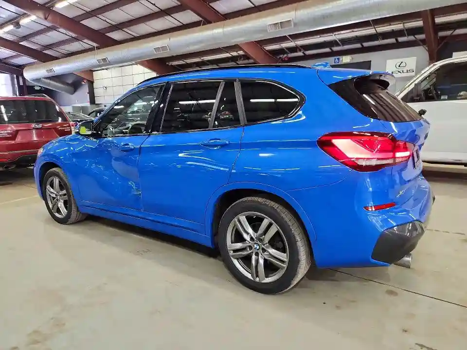 WBXJG9C00M5S73550 2021 BMW X1-1