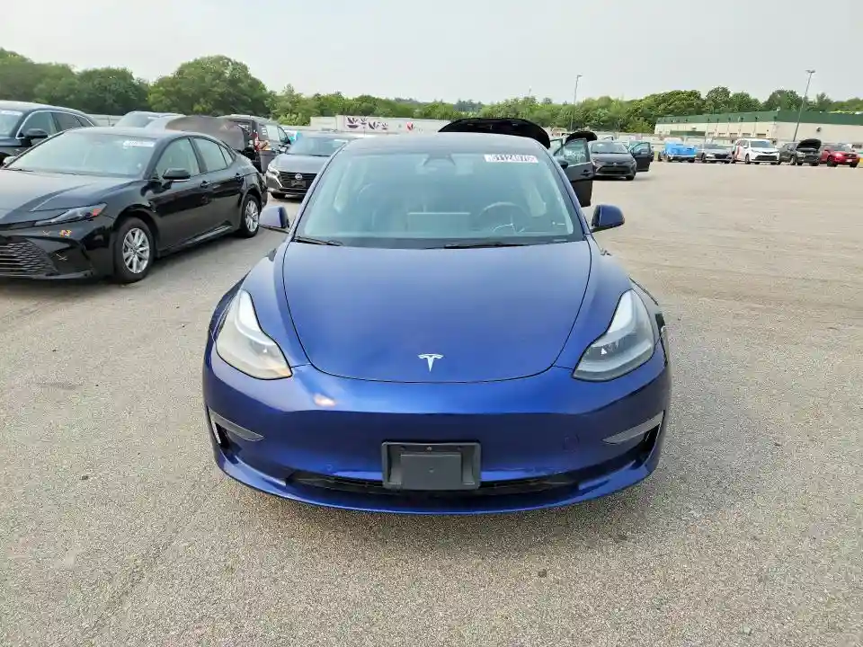 5YJ3E1EA0NF290318 2022 TESLA MODEL 3-4