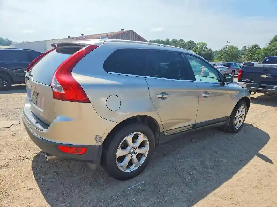 YV4952DL8D2409427 2013 VOLVO XC60-2