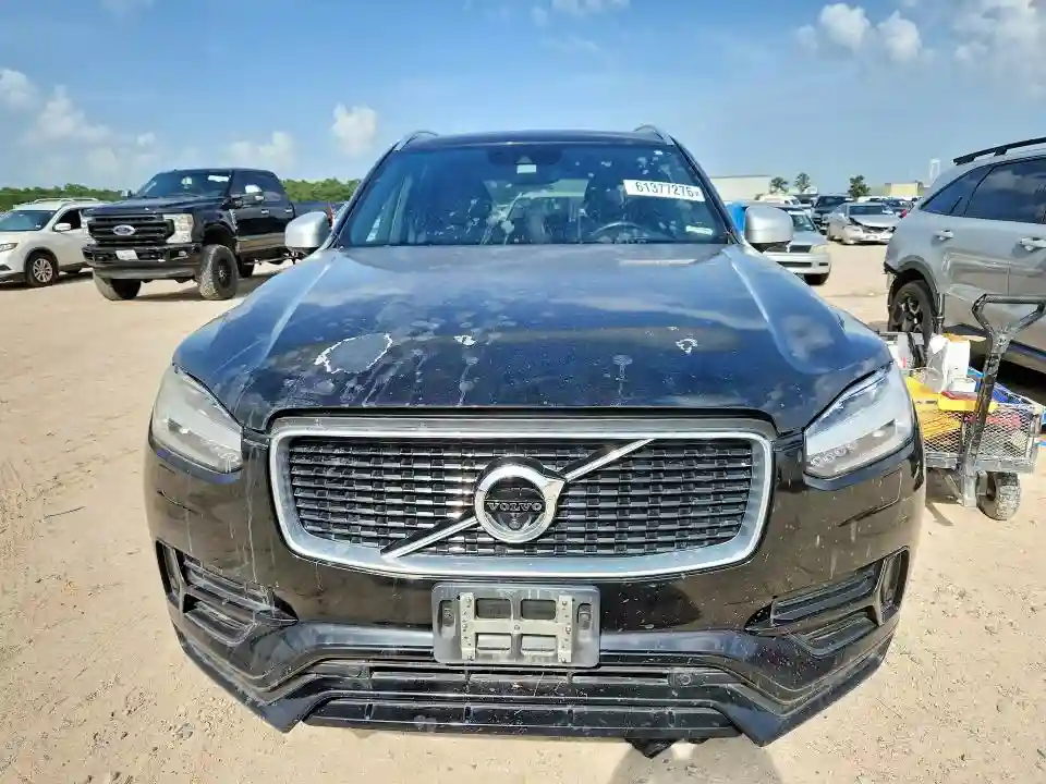 YV4A22PM9G1067085 2016 VOLVO XC90-4