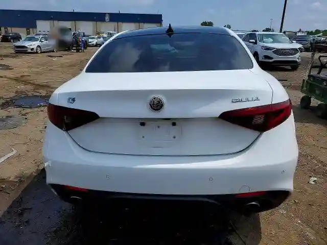 ZARFAEDN4J7597226 2018 ALFA ROMEO GIULIA-5