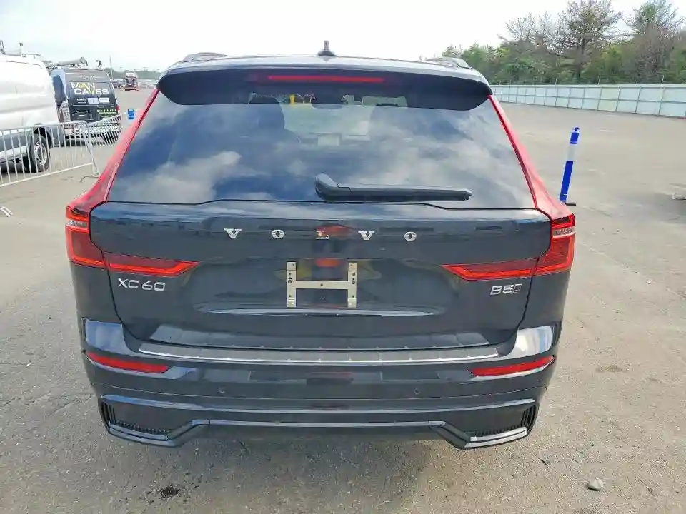 YV4M12RM8T1464956 2026 VOLVO XC60-5