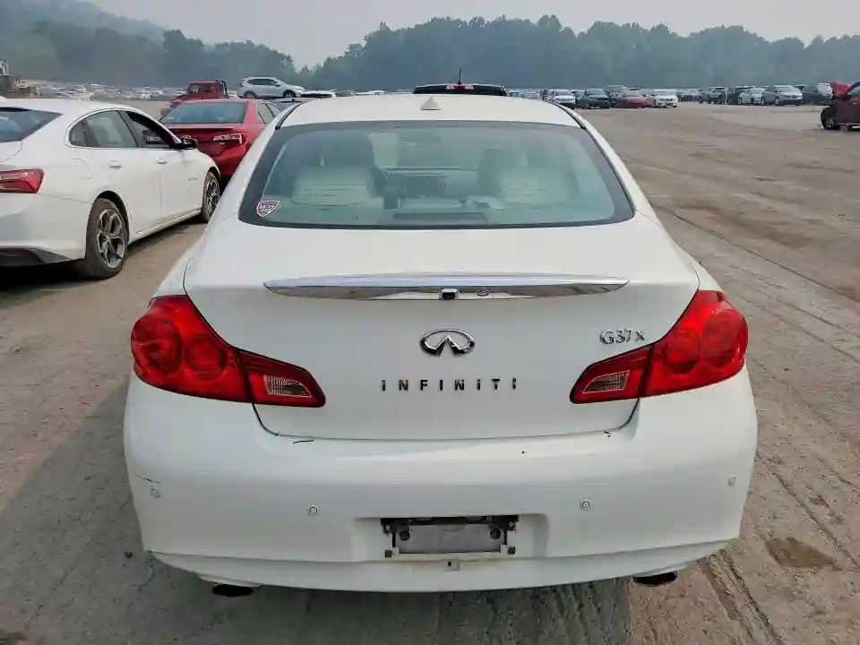 JN1CV6ARXBM351320 2011 INFINITI G37-5