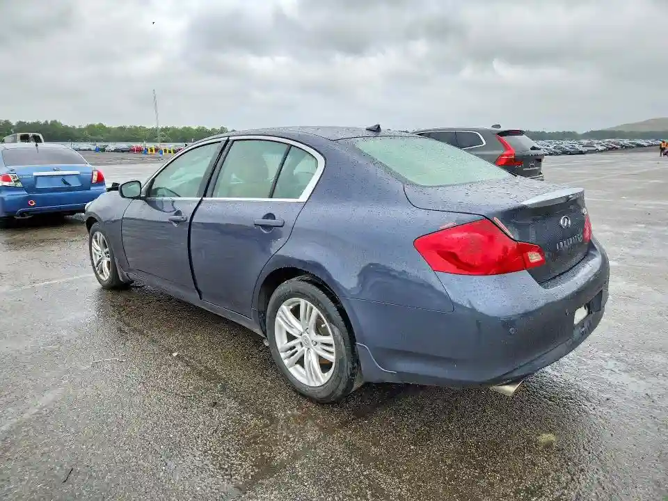 JN1CV6AR2BM355992 2011 INFINITI G37-2