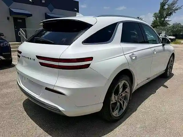 5NMMCET15SH005210 2025 GENESIS G70-2