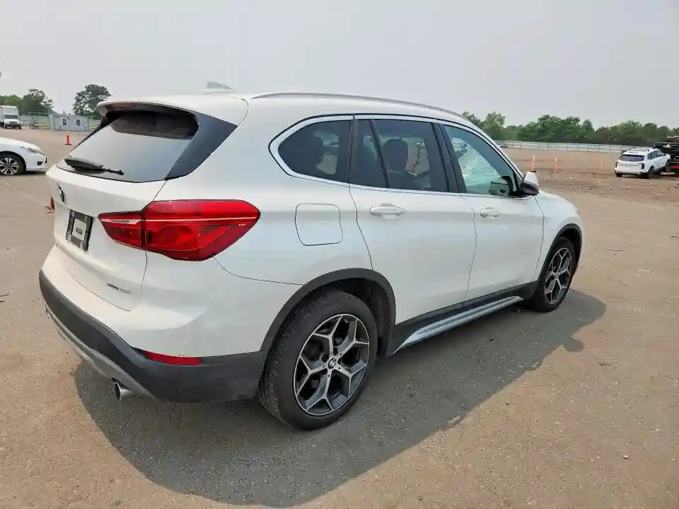WBXHT3C34J3H30484 2018 BMW X1-2