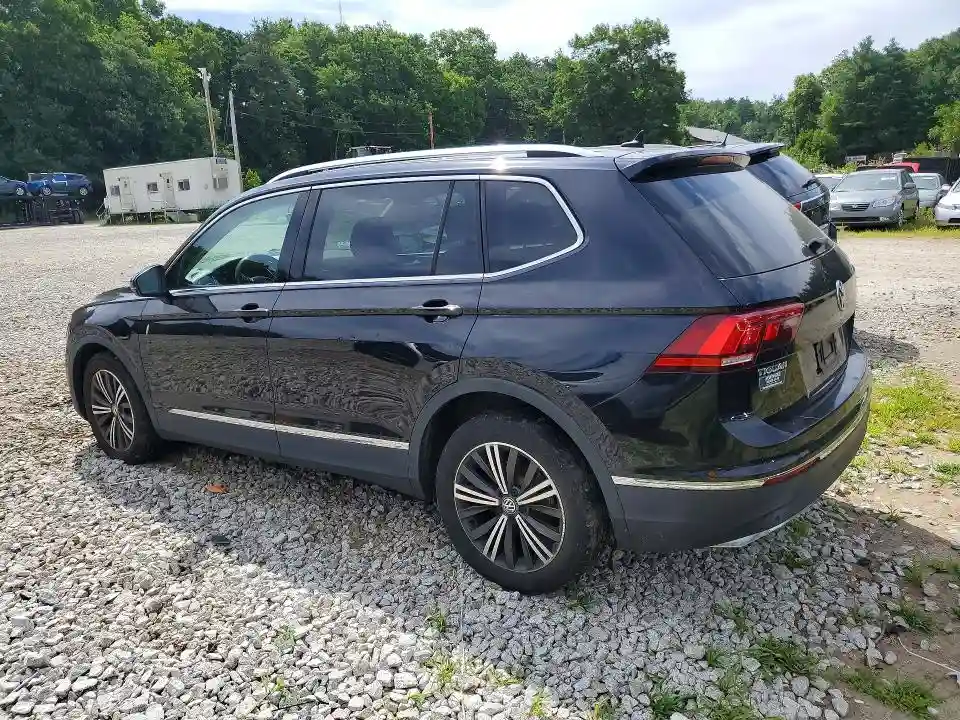 3VV4B7AX7JM067713 2018 VOLKSWAGEN TIGUAN-1