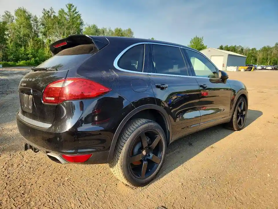 WP1AA2A23DLA11347 2013 PORSCHE CAYENNE-2