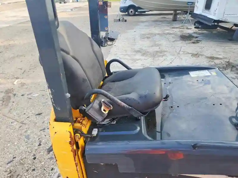 93956 2018 KOMATSU FORKLIFT-5