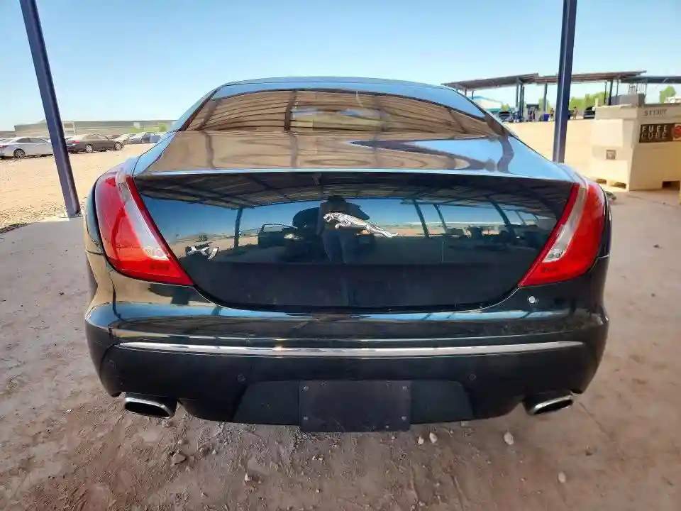 SAJWA1CB1BLV17837 2011 JAGUAR XJ-5