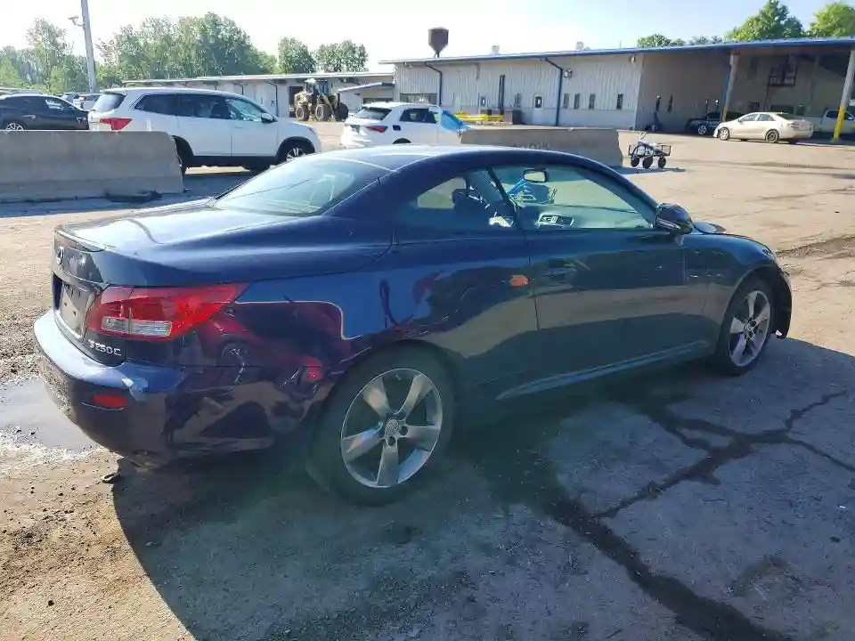 JTHFF2C28B2520082 2011 LEXUS IS-2