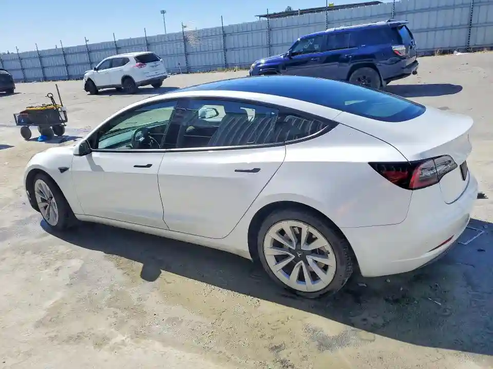 5YJ3E1EA7PF460032 2023 TESLA MODEL 3-1