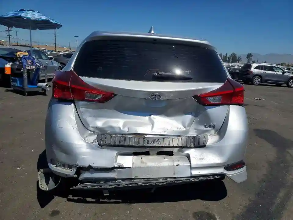 JTNKARJE8JJ576236 2018 TOYOTA COROLLA-5